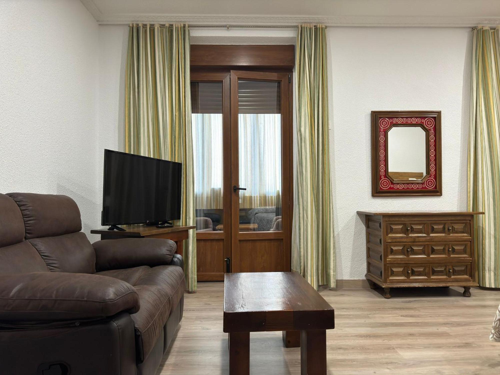 סרסדייה Hostal Aribel Longinos מראה חיצוני תמונה